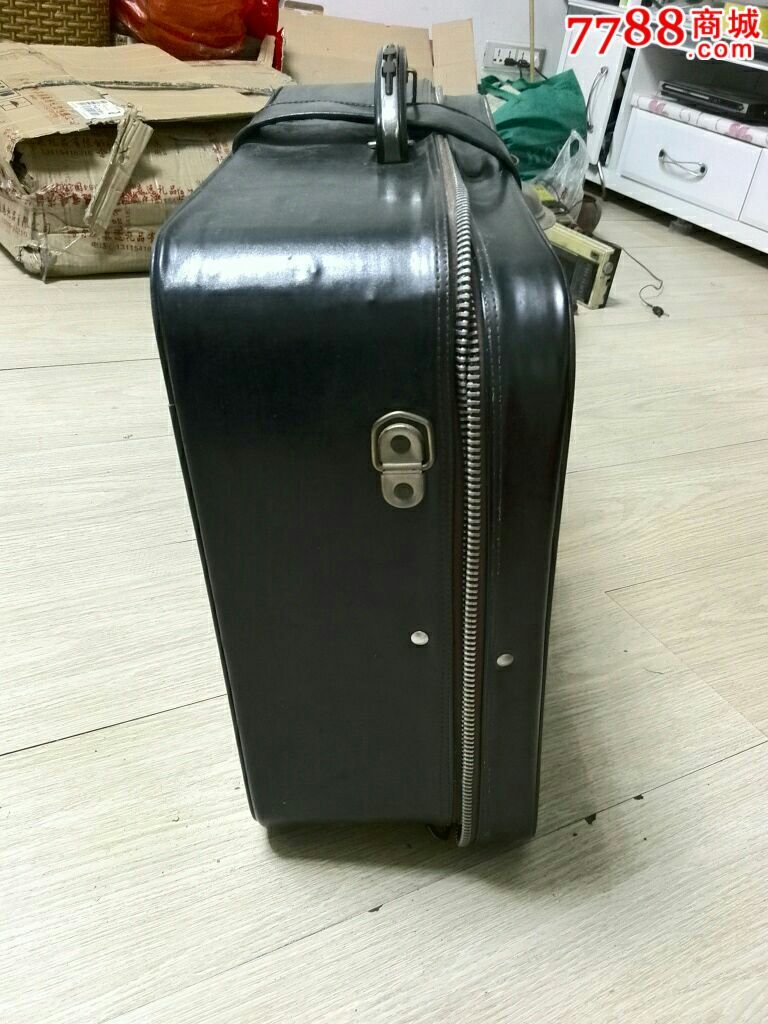 老人造革皮箱-se35340347-7788收藏__中国收藏热线