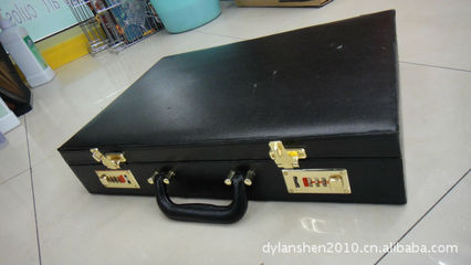 供应优质密码锁餐具箱 72件餐具套装的专业选择