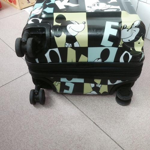 如何修复皮箱脚轮及皮鞋的常见问题